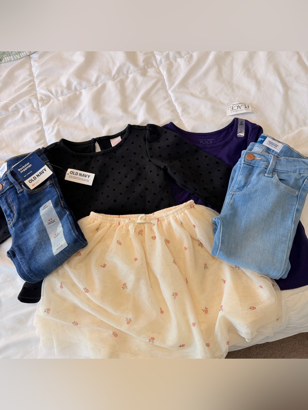 Girl’s 4T bundle (NWT OR GREAT CONDITION)